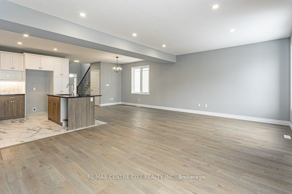 1596 Noah Bend Property Photo 11