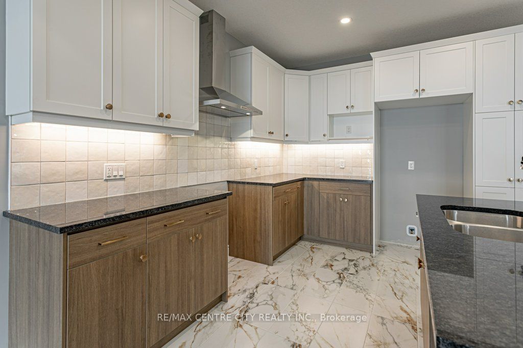 1596 Noah Bend Property Photo 13