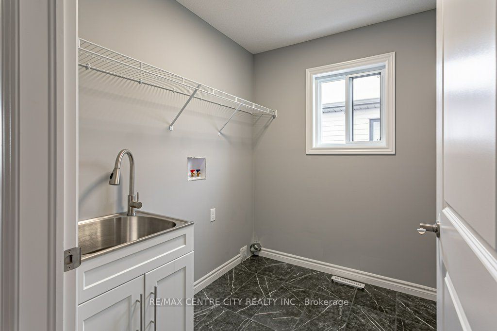 1596 Noah Bend Property Photo 23