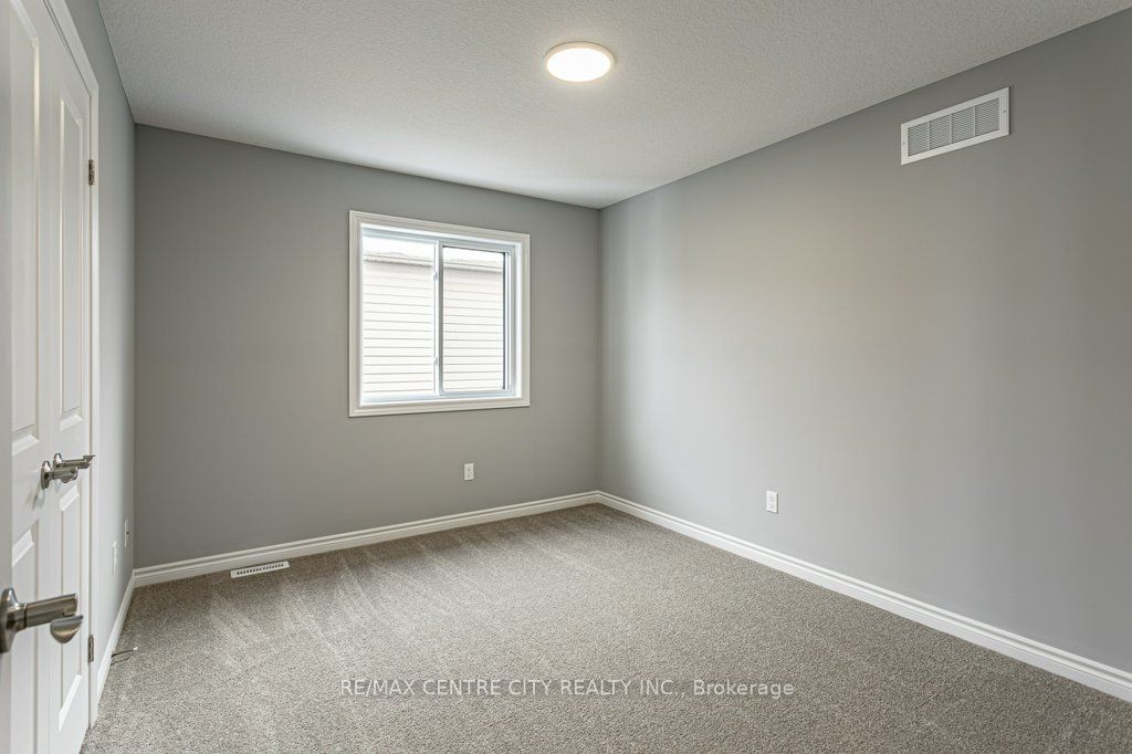 1596 Noah Bend Property Photo 26