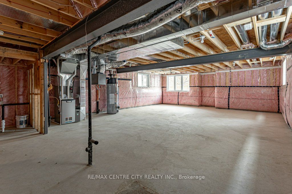 1596 Noah Bend Property Photo 32