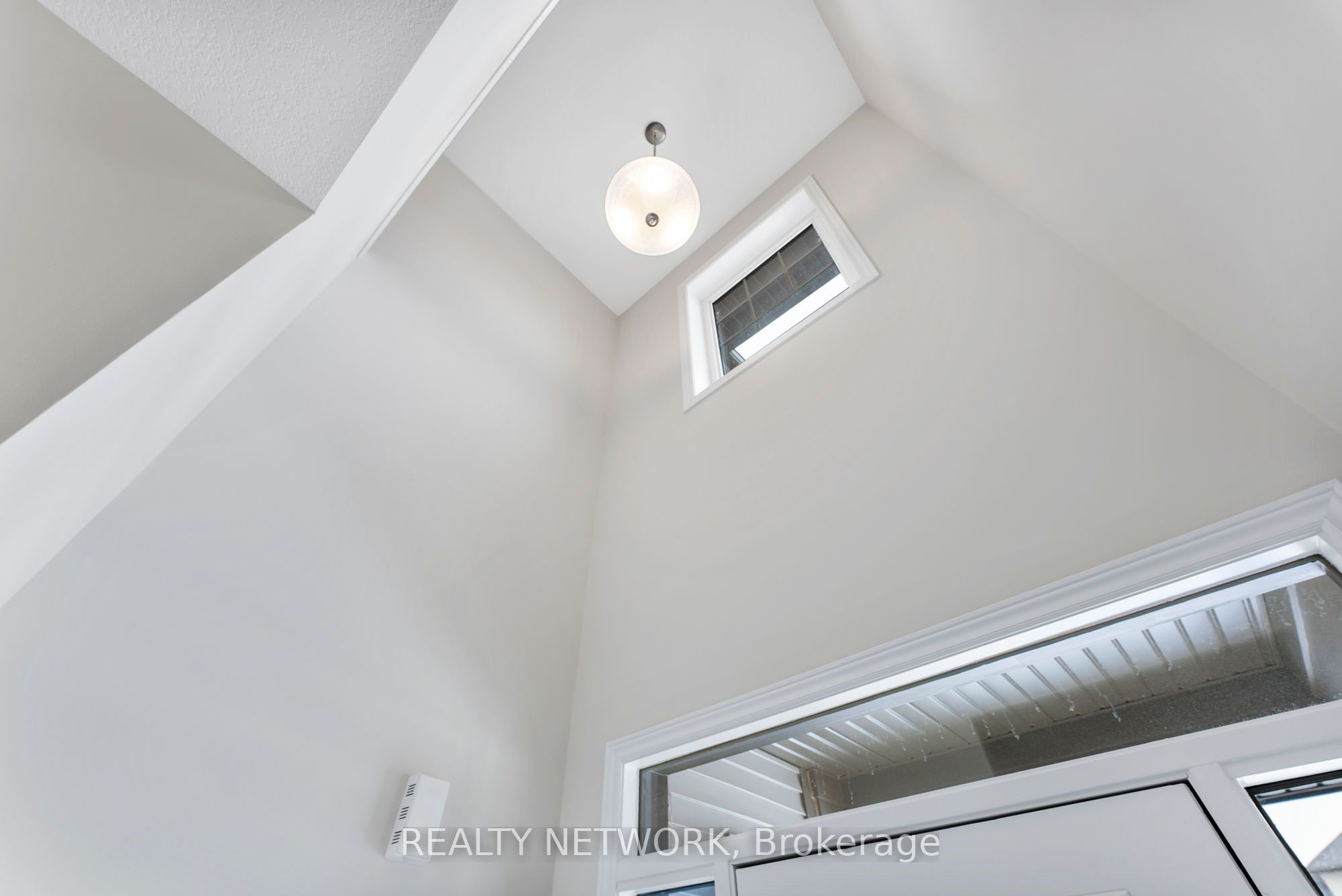 107 Starfire Crescent Property Photo 5