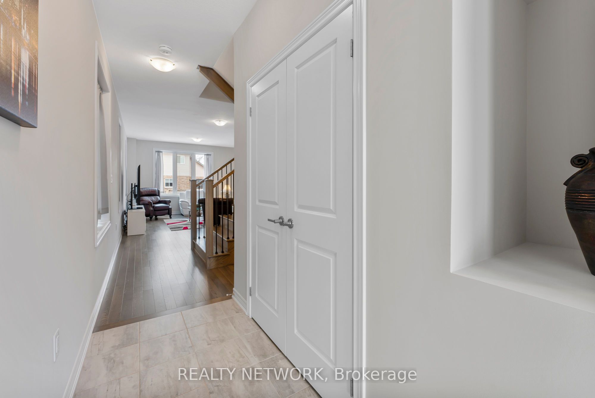 107 Starfire Crescent Property Photo 6
