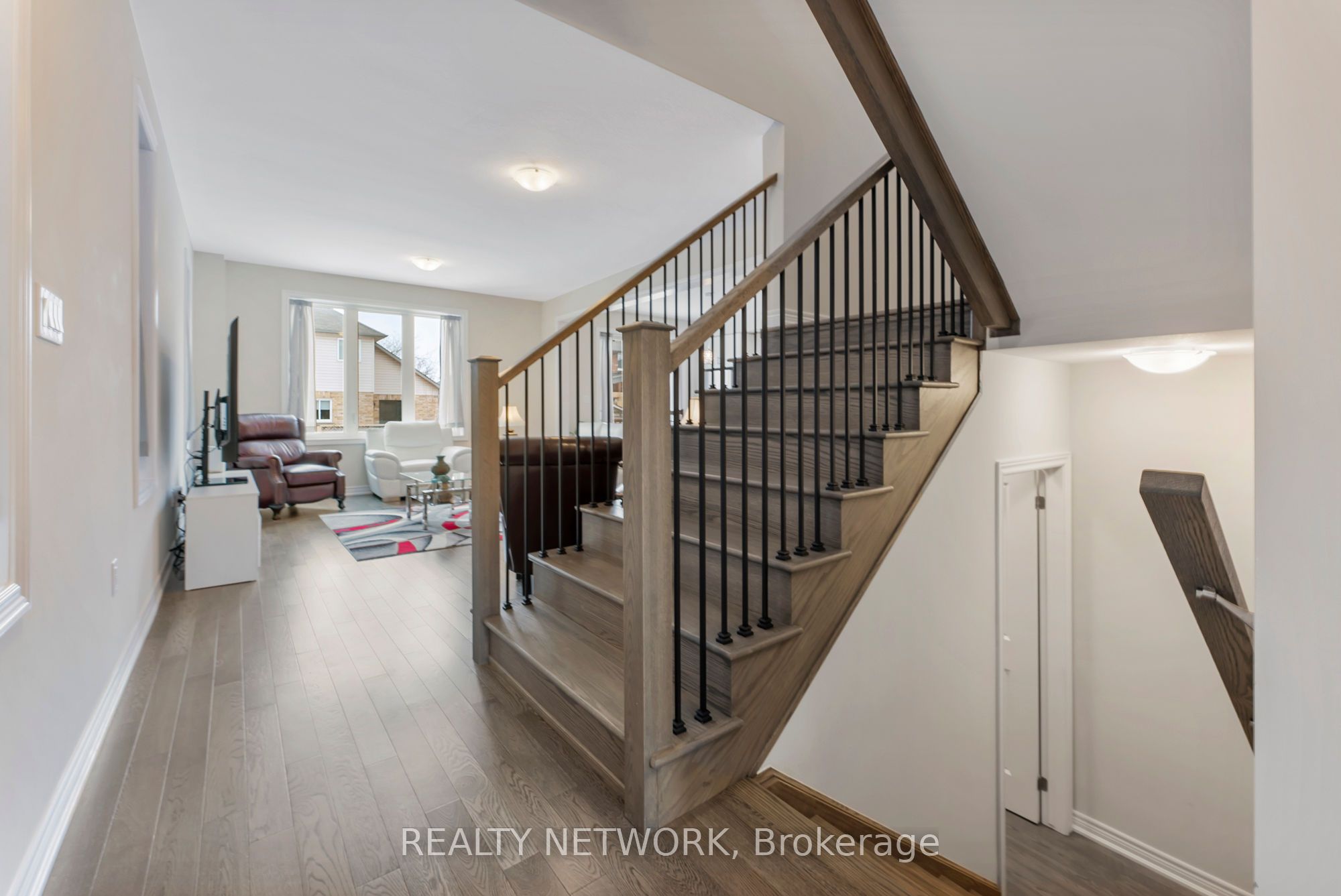 107 Starfire Crescent Property Photo 7