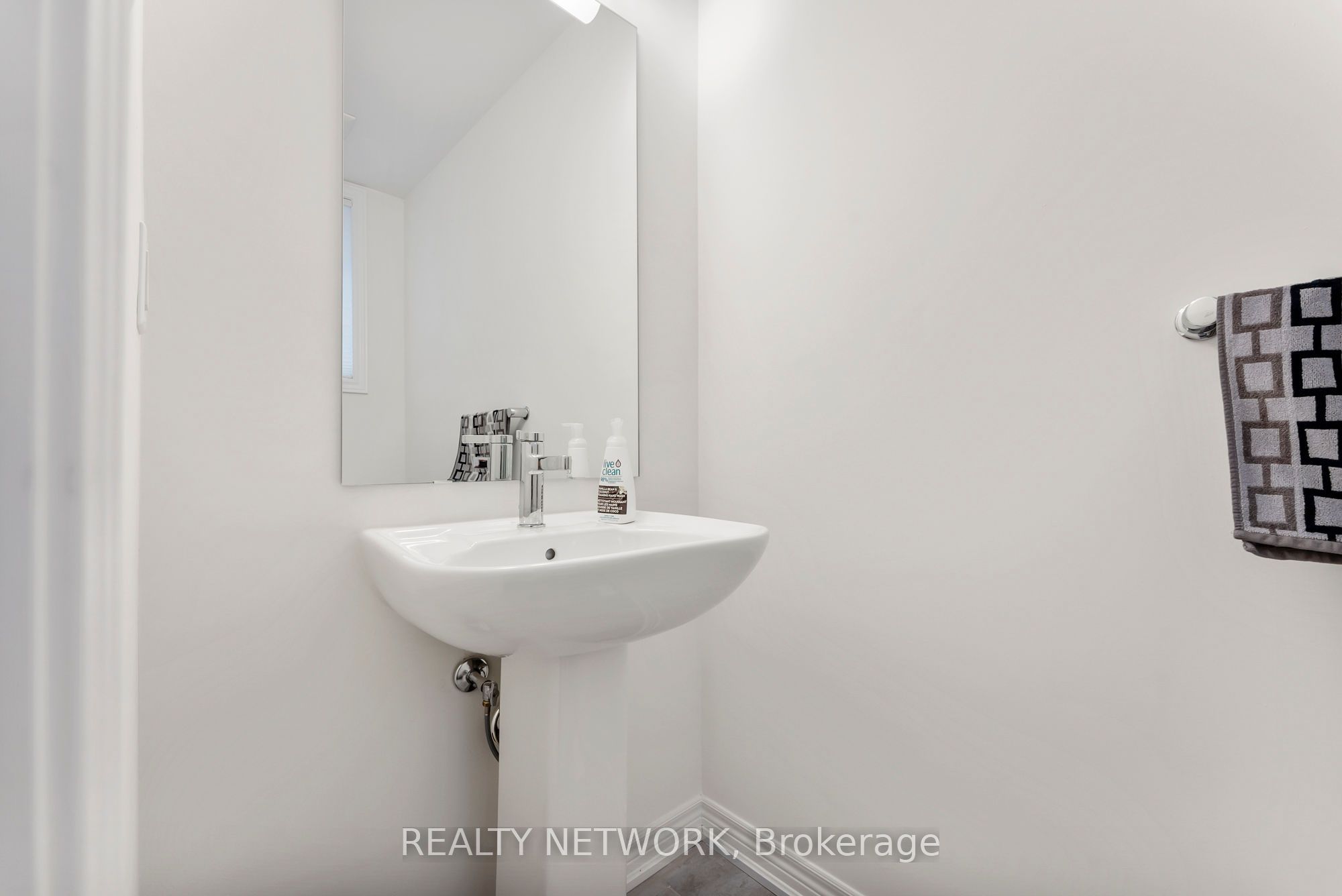 107 Starfire Crescent Property Photo 20