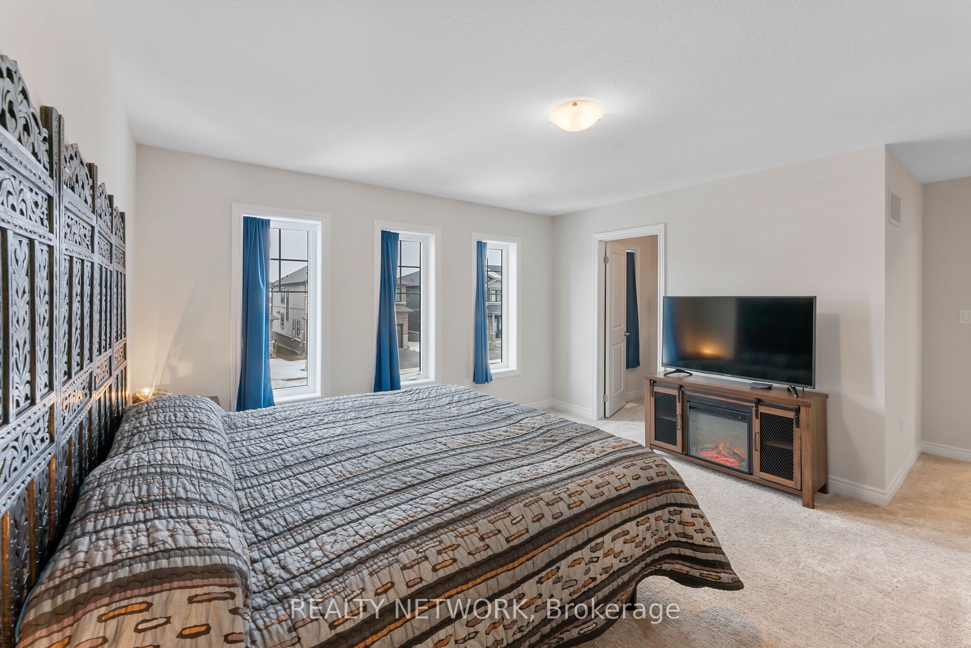 107 Starfire Crescent Property Photo 27