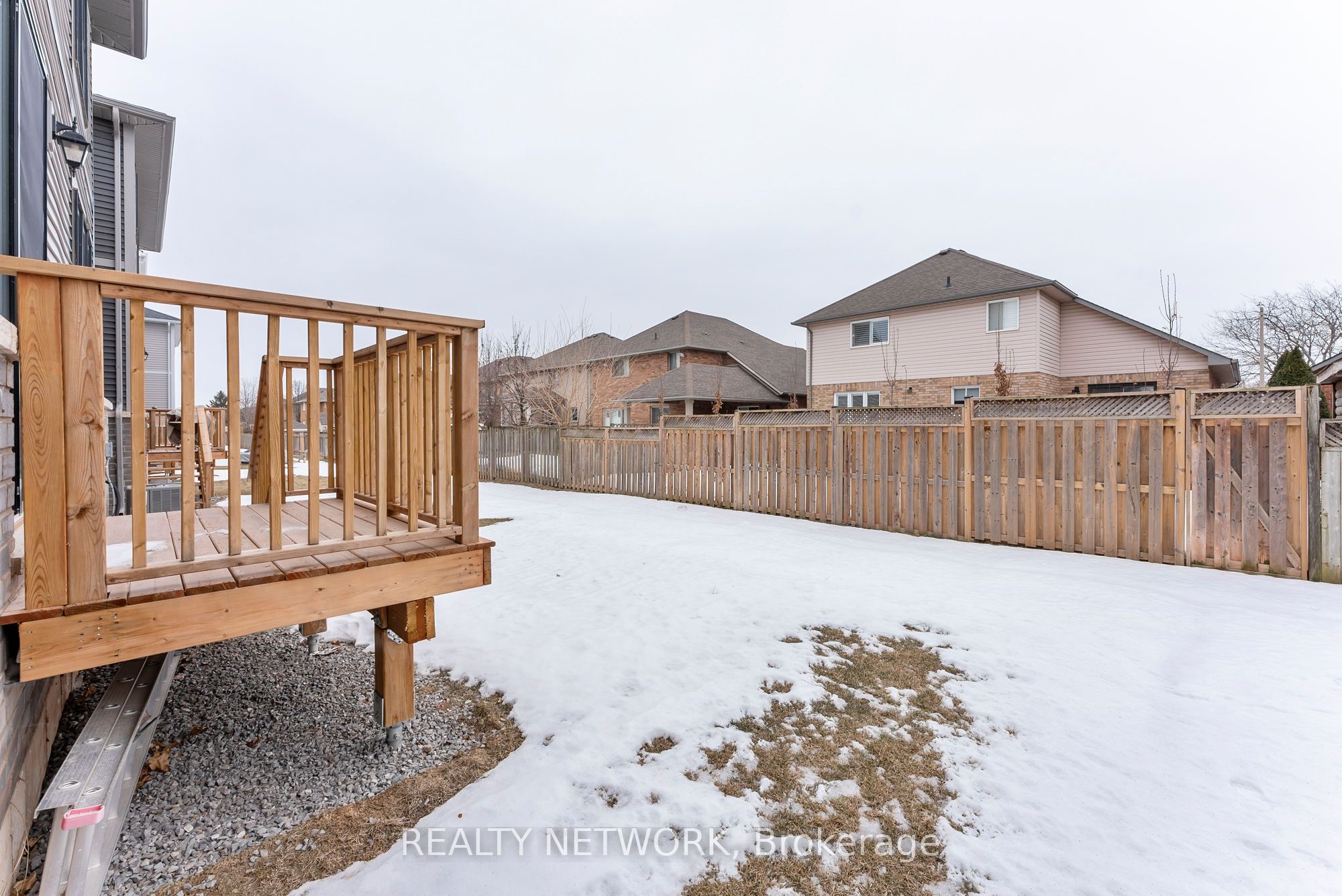 107 Starfire Crescent Property Photo 37