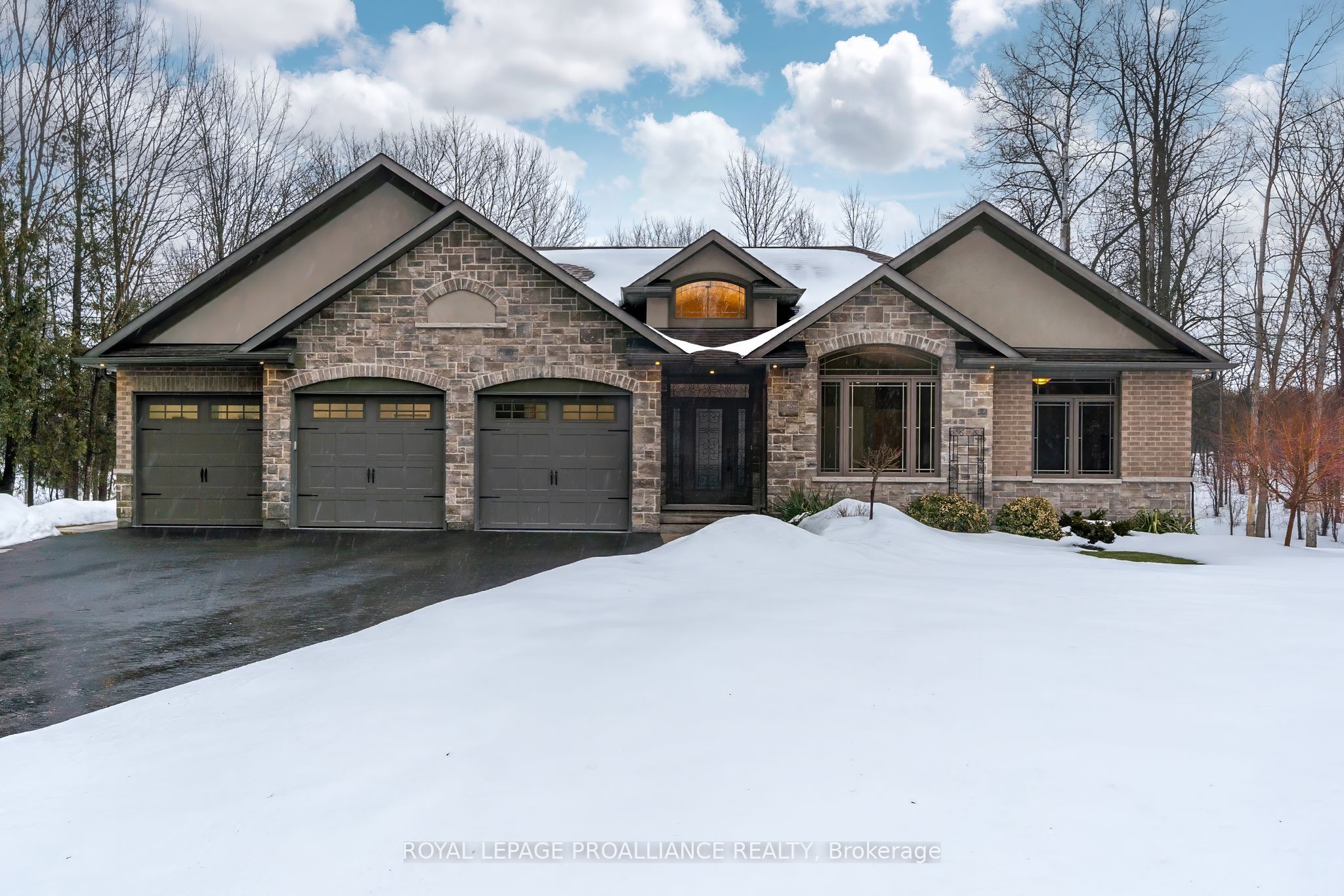 18 Windwhisper Drive Property Photo