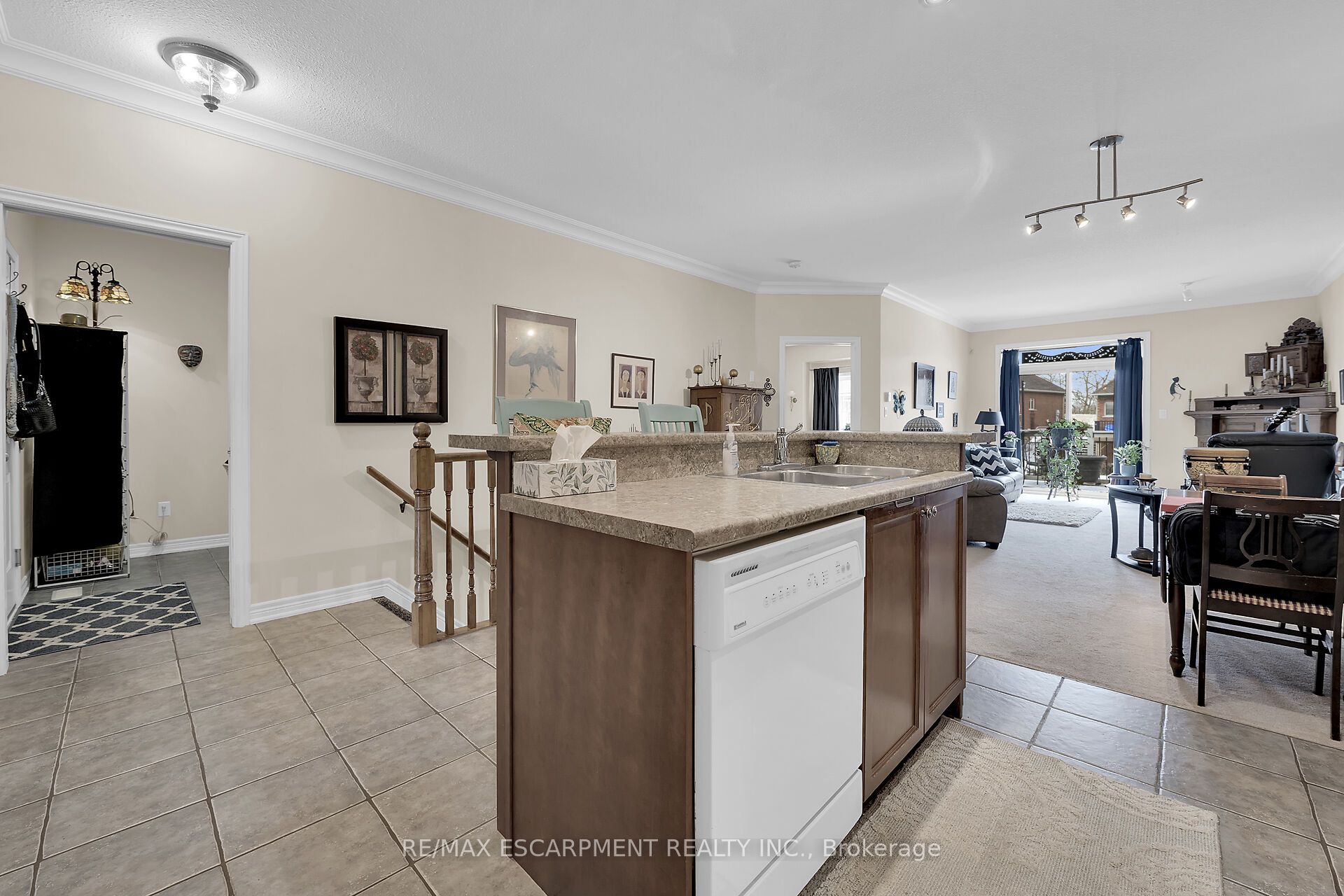 15 Iron Bridge Court Property Photo 10