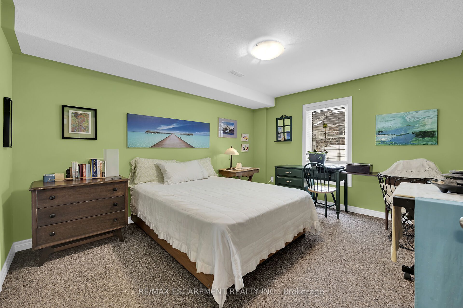 15 Iron Bridge Court Property Photo 32