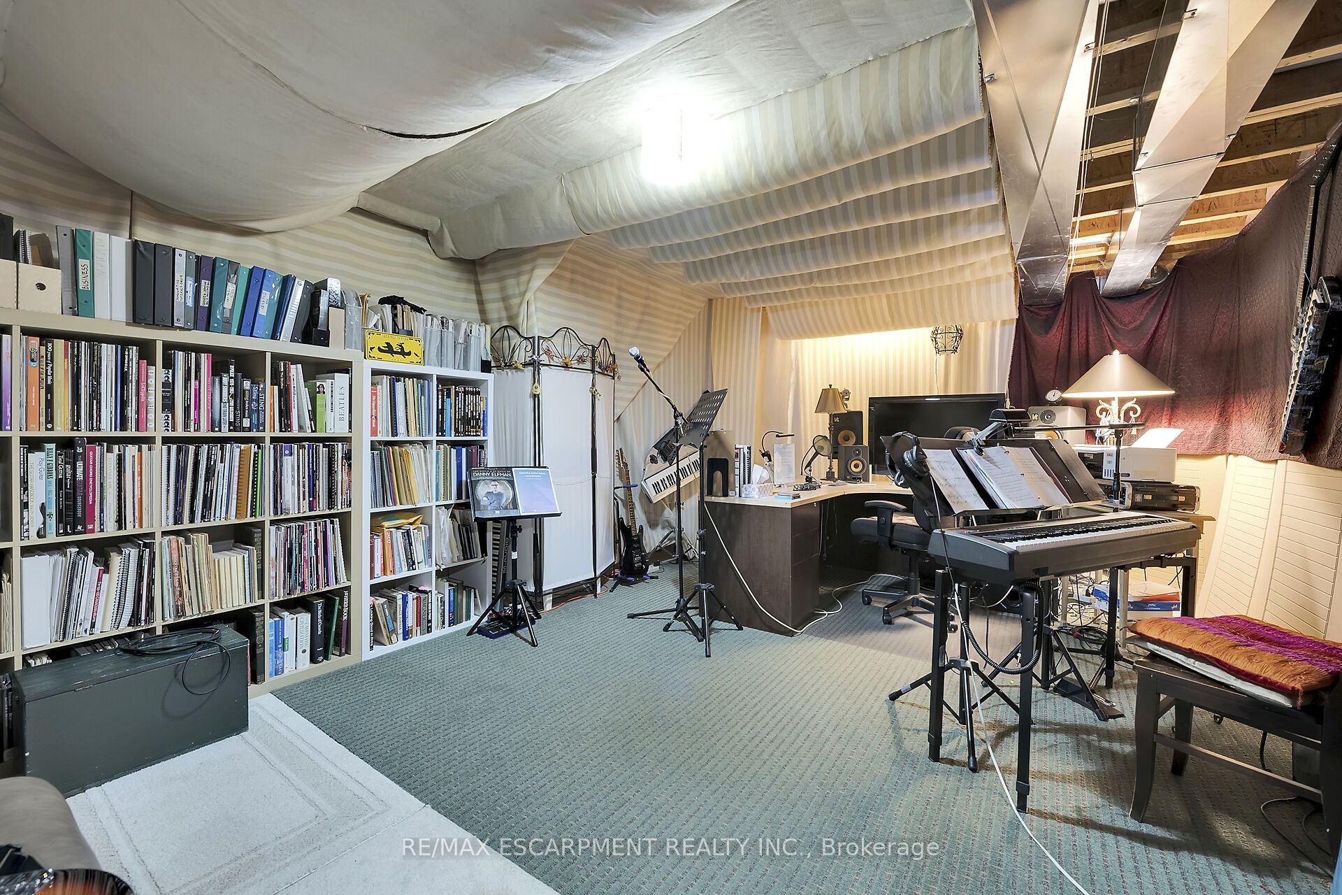 15 Iron Bridge Court Property Photo 35