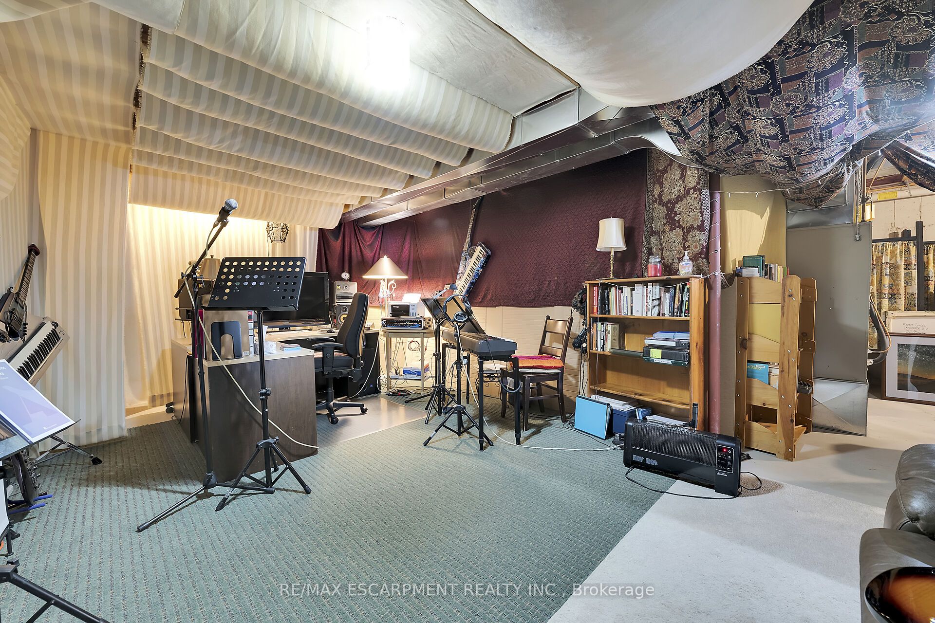 15 Iron Bridge Court Property Photo 36