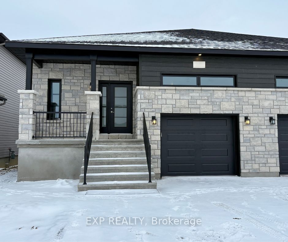 918 Chablis Crescent Property Photo