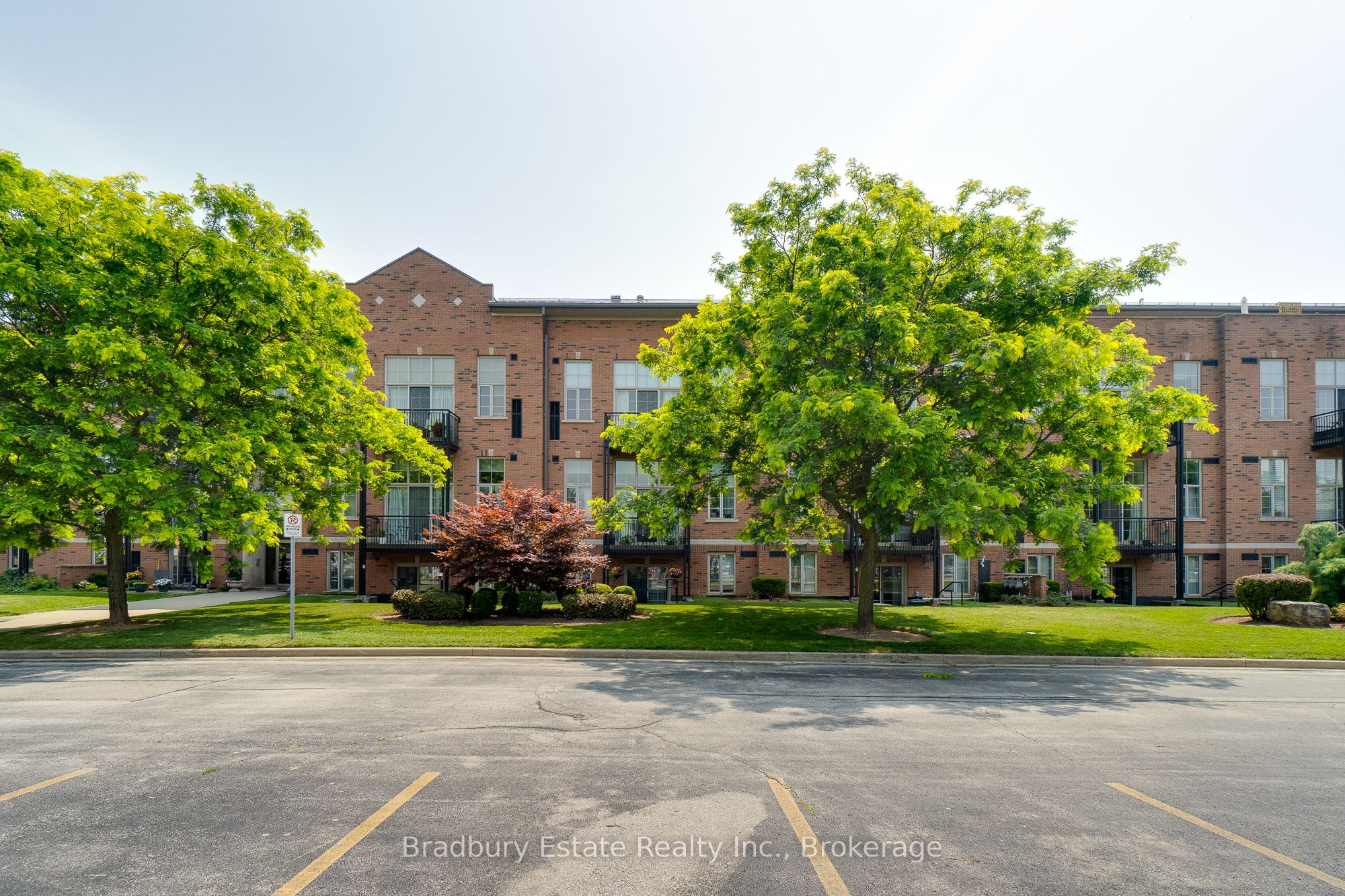 #317 - 262 Dundas Street Property Photo 1
