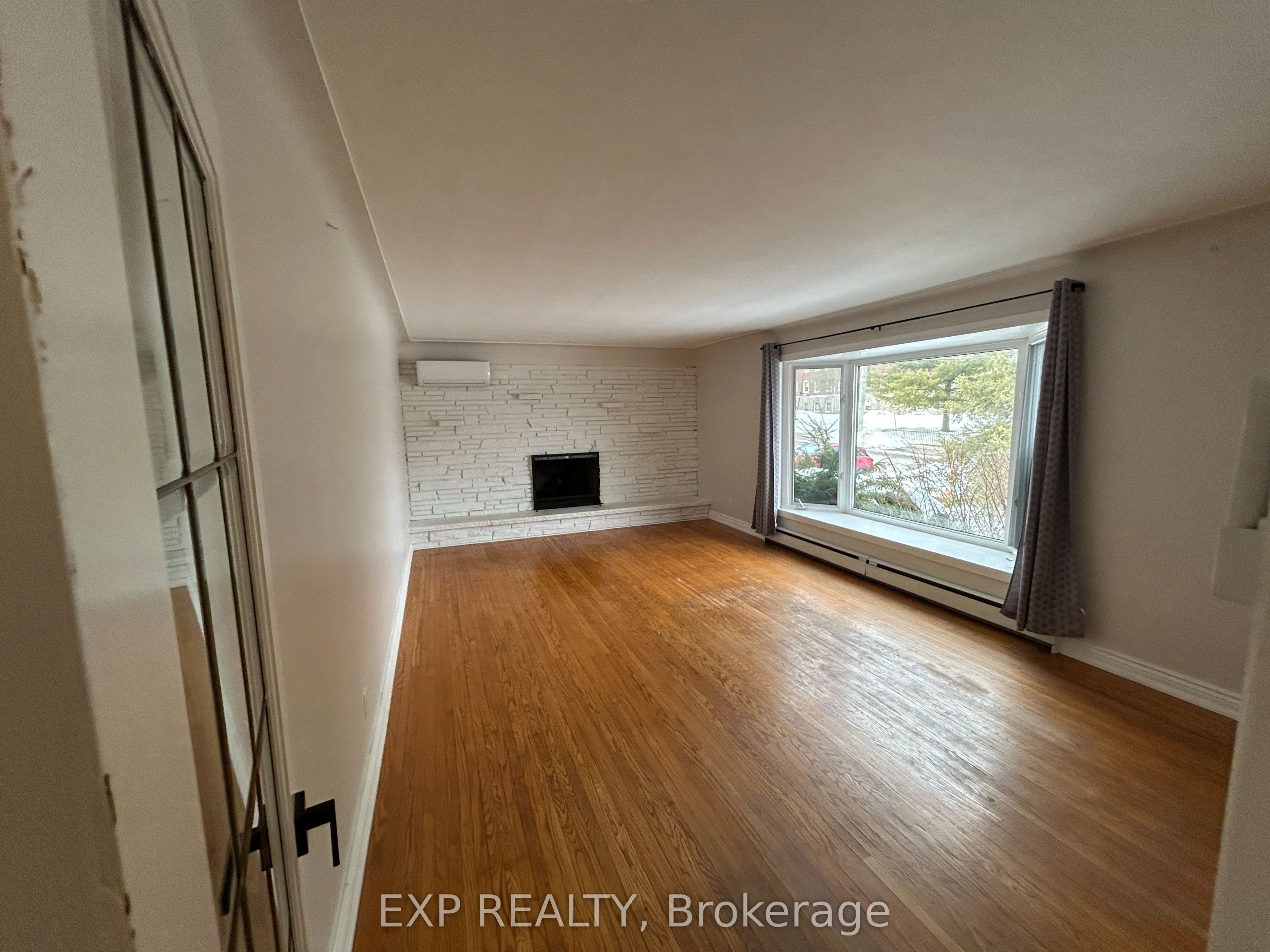 24 Oxford Avenue Property Photo 4
