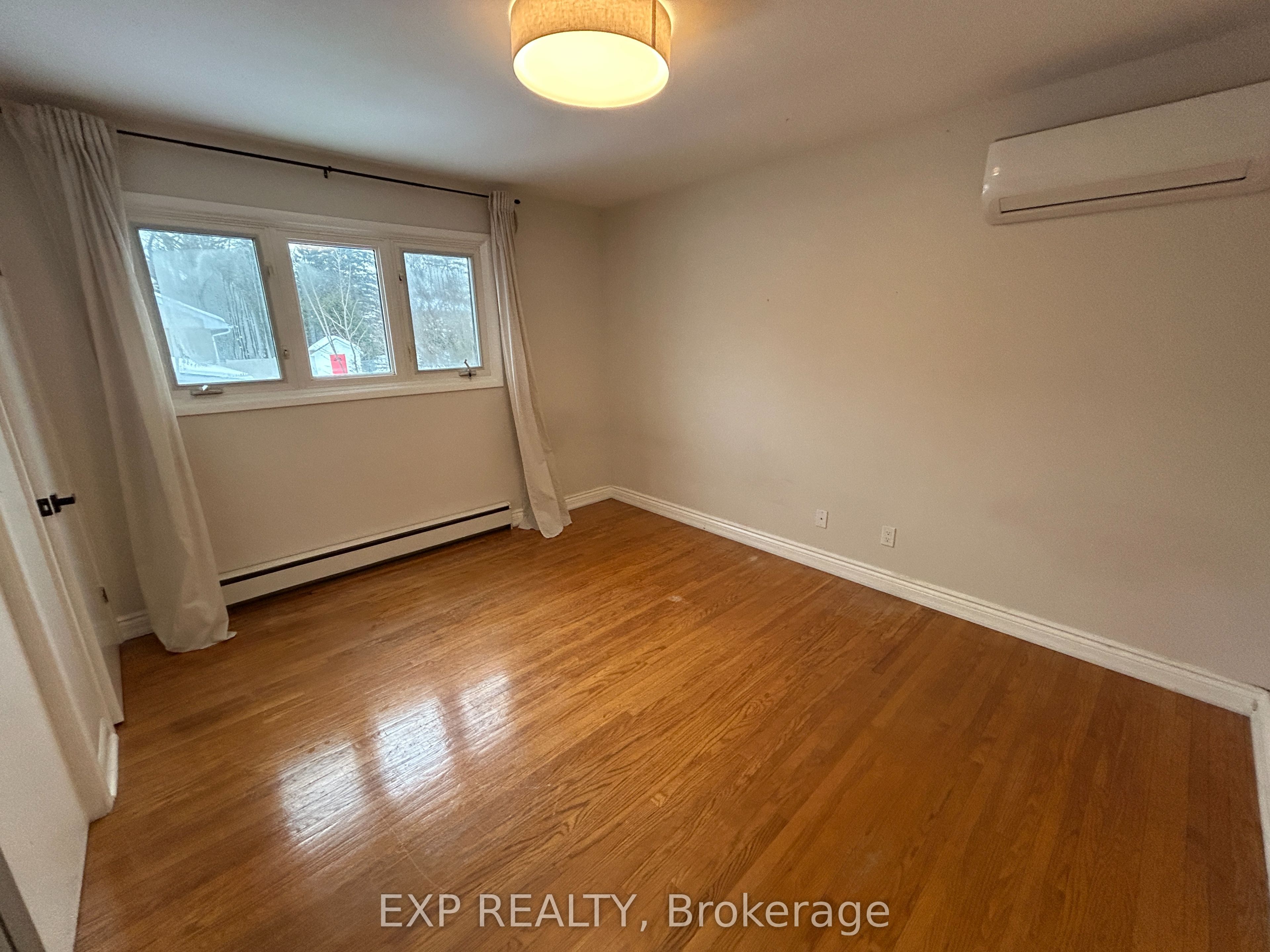 24 Oxford Avenue Property Photo 14