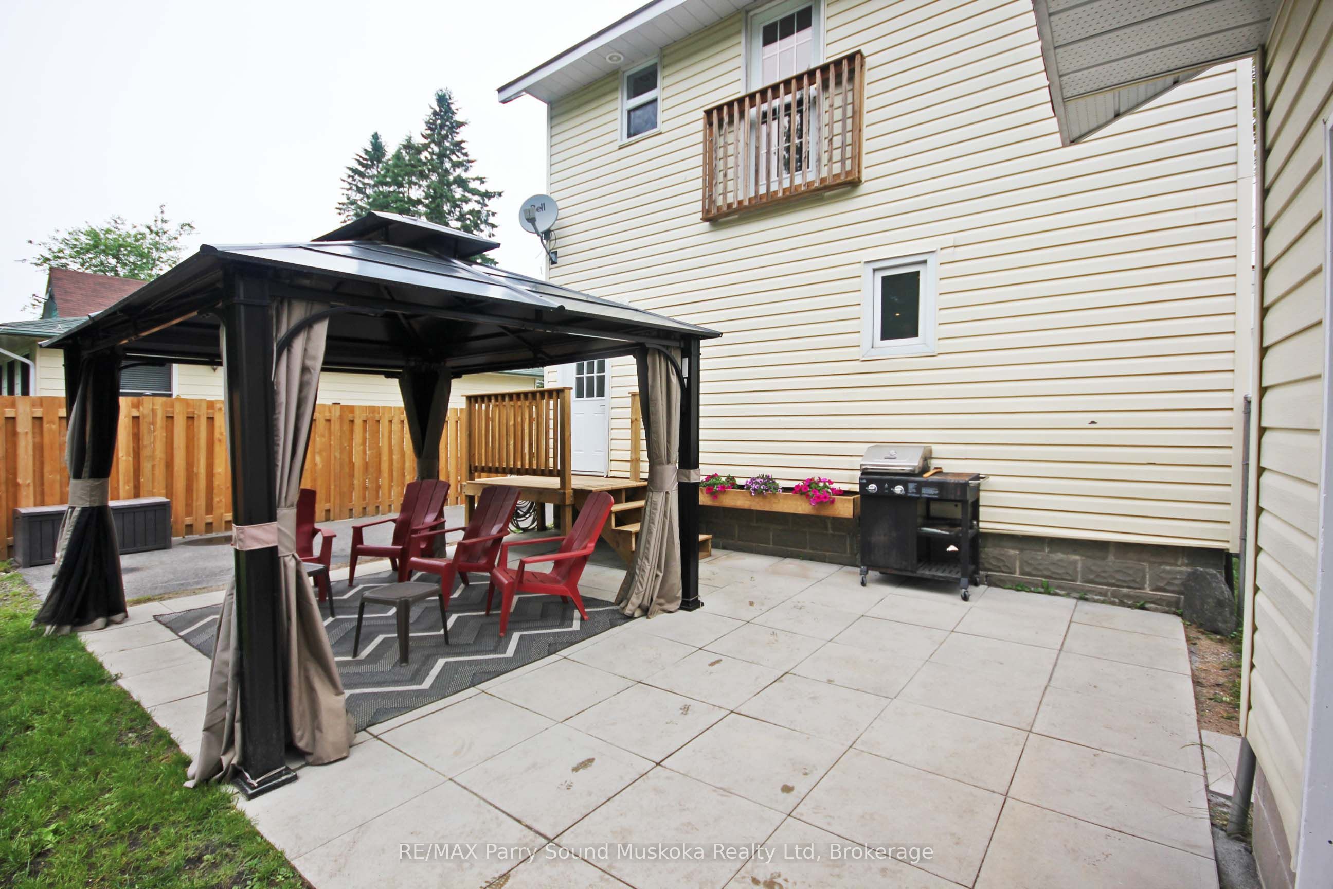 8 Meadow Street Property Photo 4