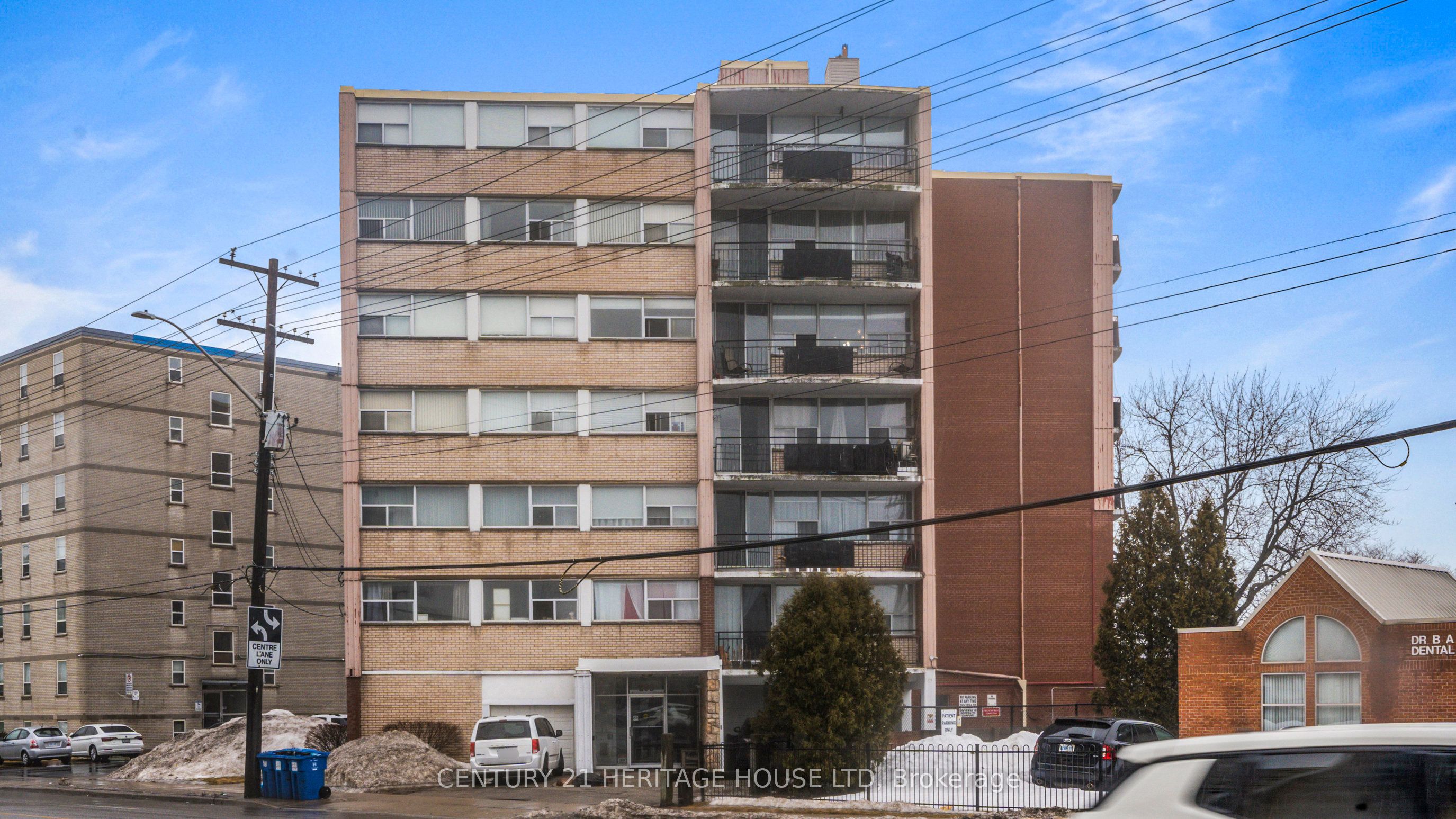293 Mohawk Road E 501 Property Photo 2