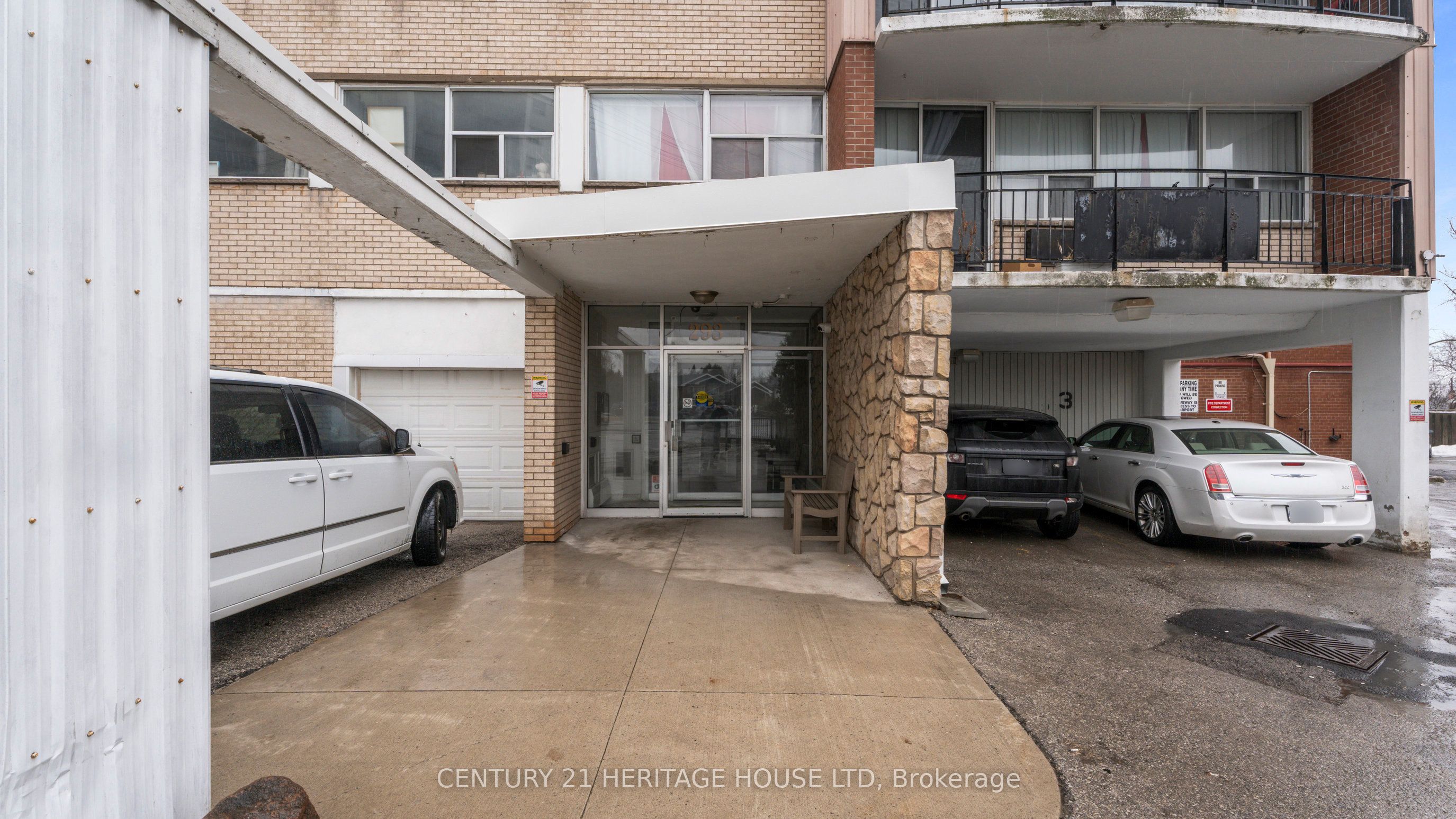 293 Mohawk Road E 501 Property Photo 4