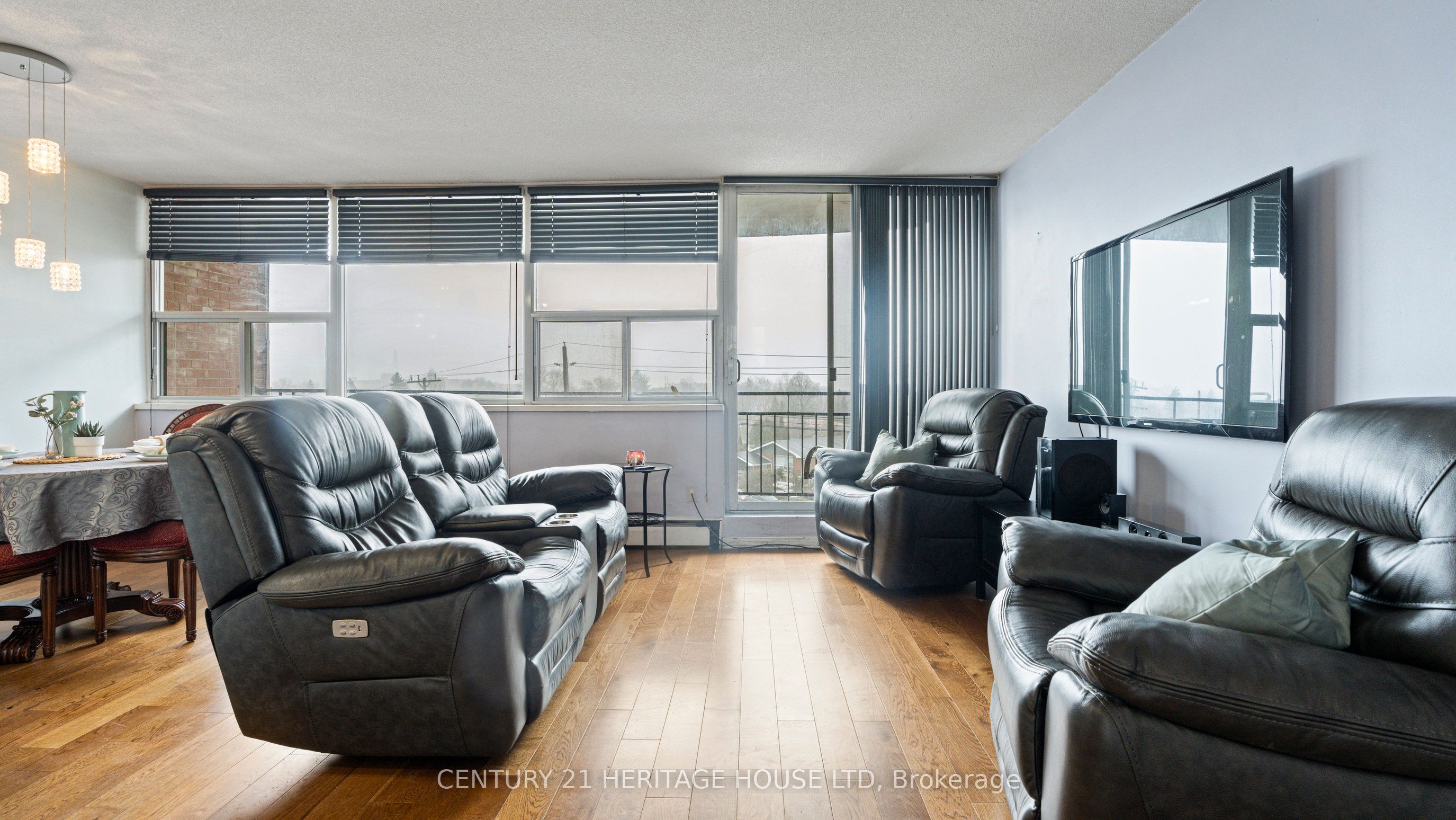 293 Mohawk Road E 501 Property Photo 7