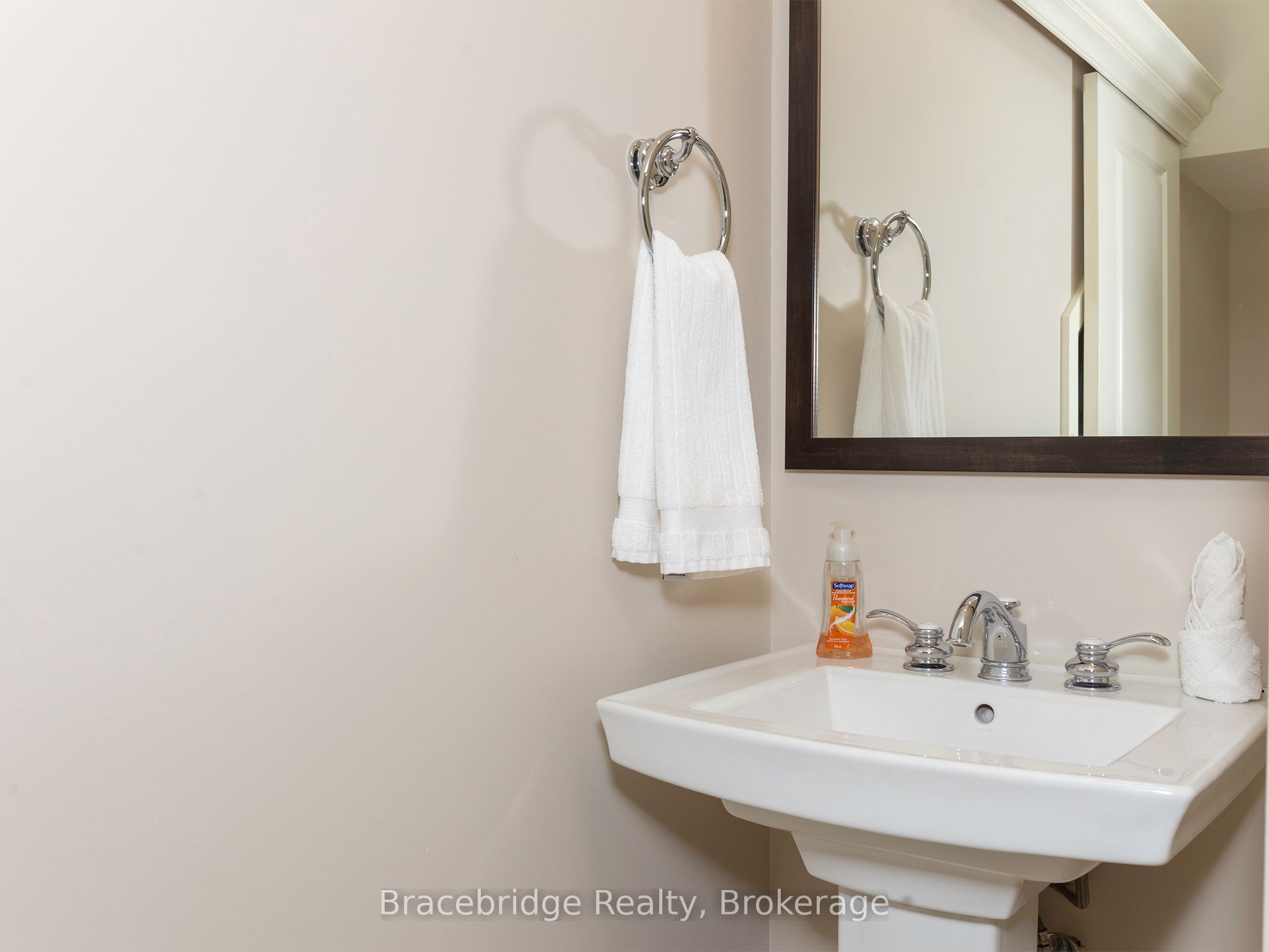 1869 Muskoka 118 Highway W G102-c2 Property Photo 24