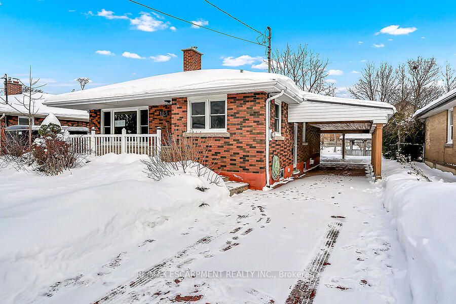 105 Kings Forest Drive Property Photo 2