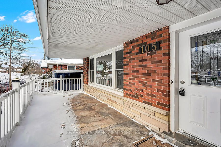 105 Kings Forest Drive Property Photo 3