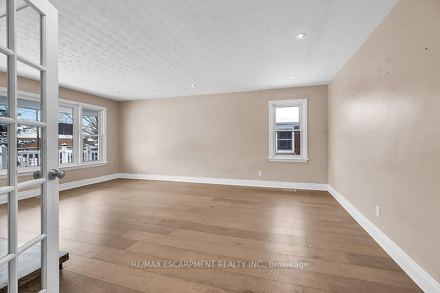 105 Kings Forest Drive Property Photo 4