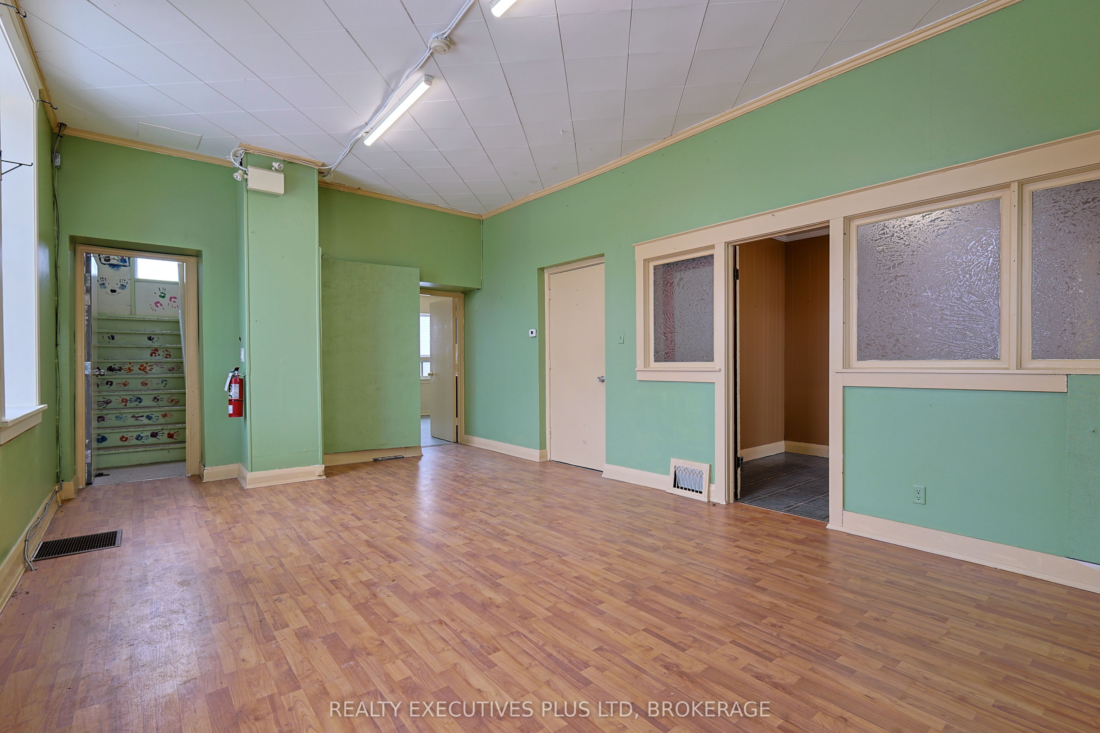 8196 Cummington Square Property Photo 8