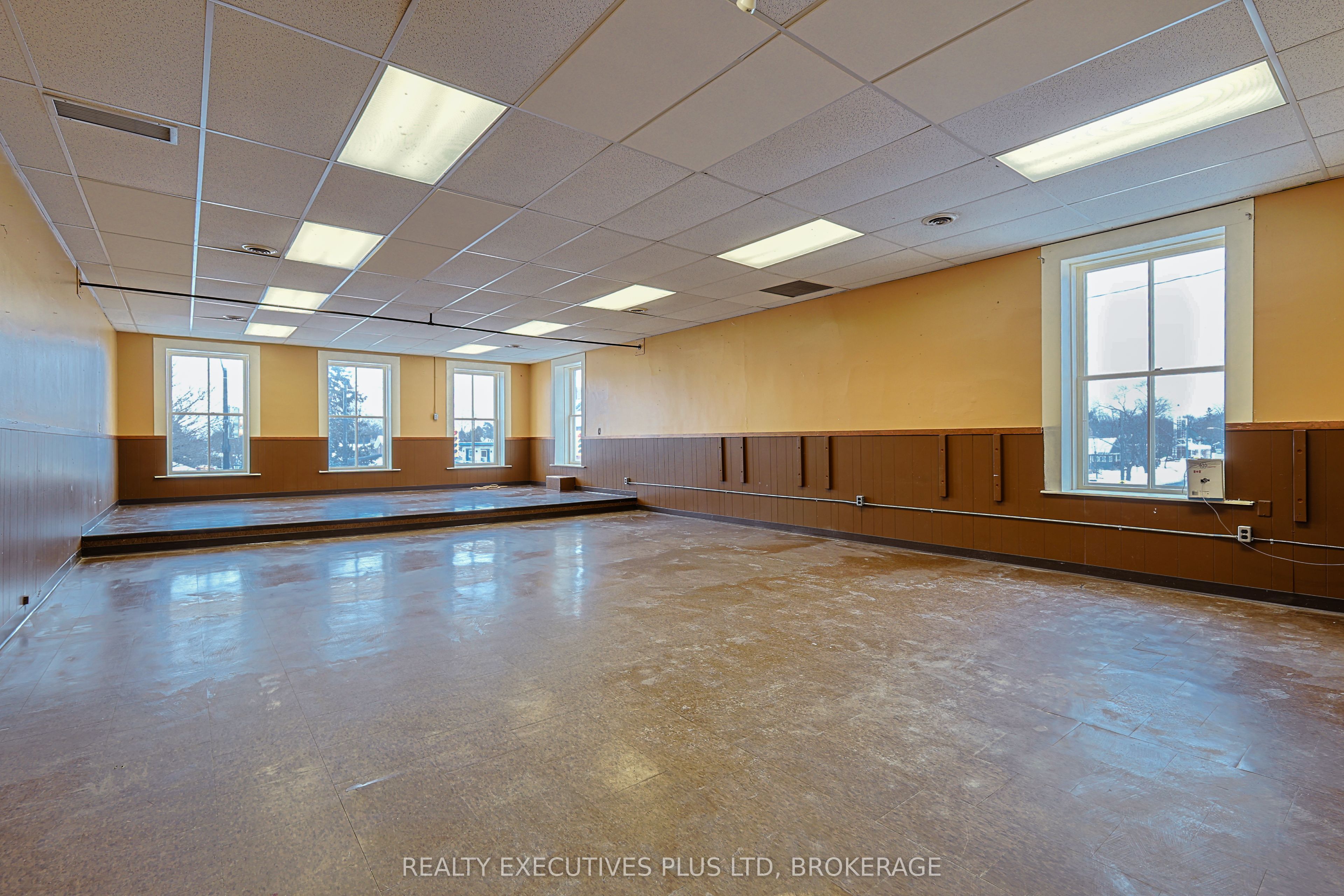8196 Cummington Square W Property Photo 12