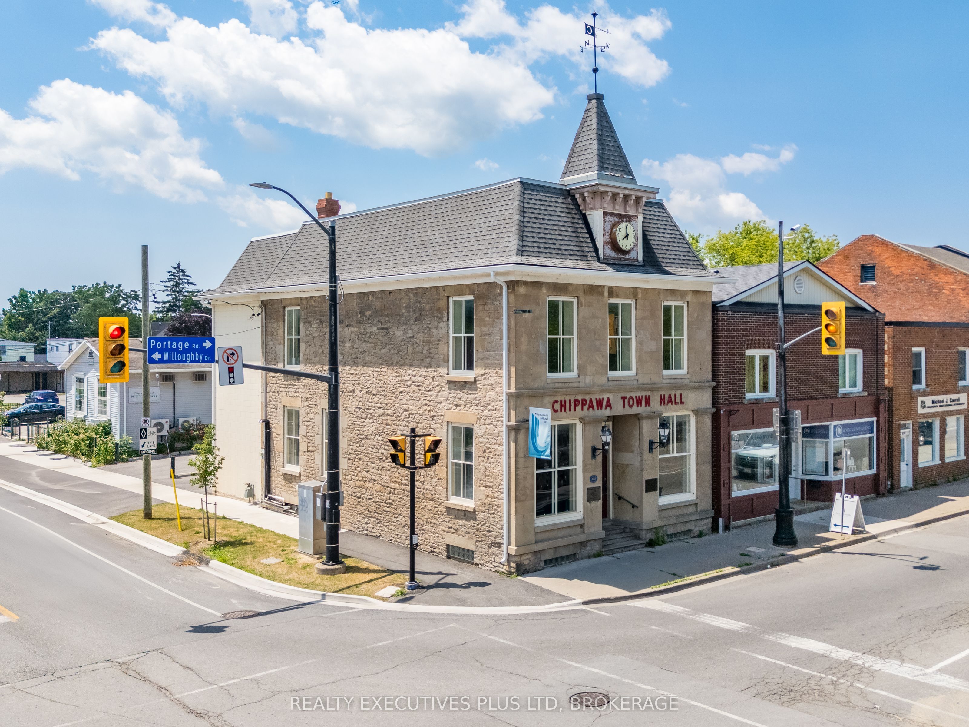 8196 Cummington Square W Property Photo 17
