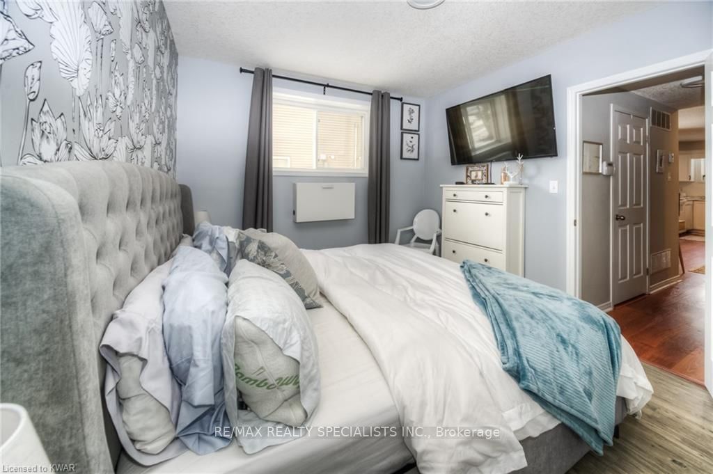 #d - 246 Westmeadow Drive Property Photo 5