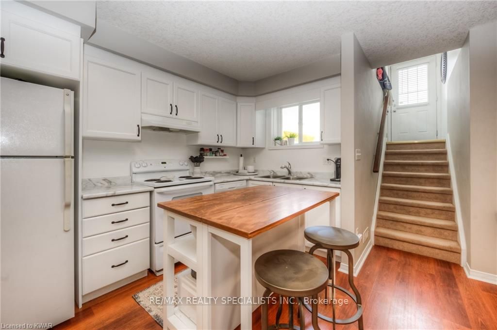 #d - 246 Westmeadow Drive Property Photo 8