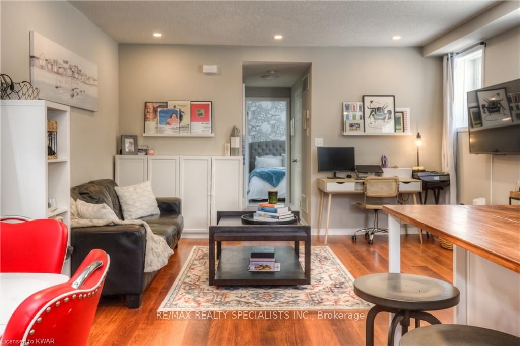 #d - 246 Westmeadow Drive Property Photo 12