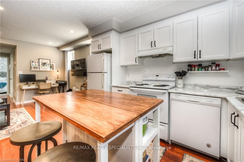 #d - 246 Westmeadow Drive Property Photo 14