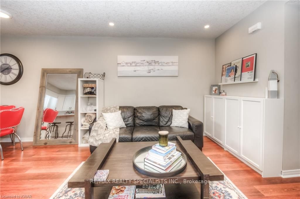 #d - 246 Westmeadow Drive Property Photo 17