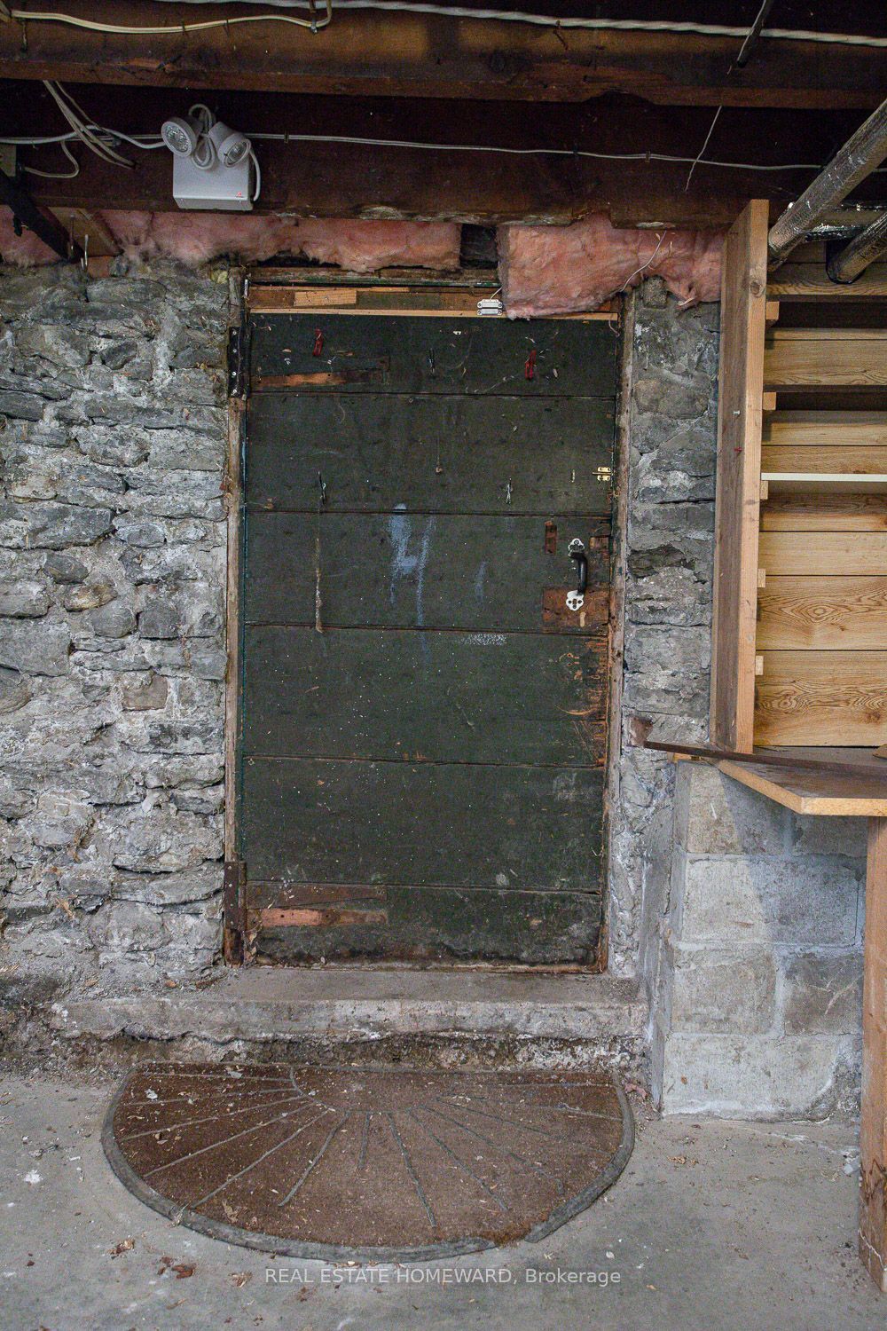 319 Division Street Property Photo 18