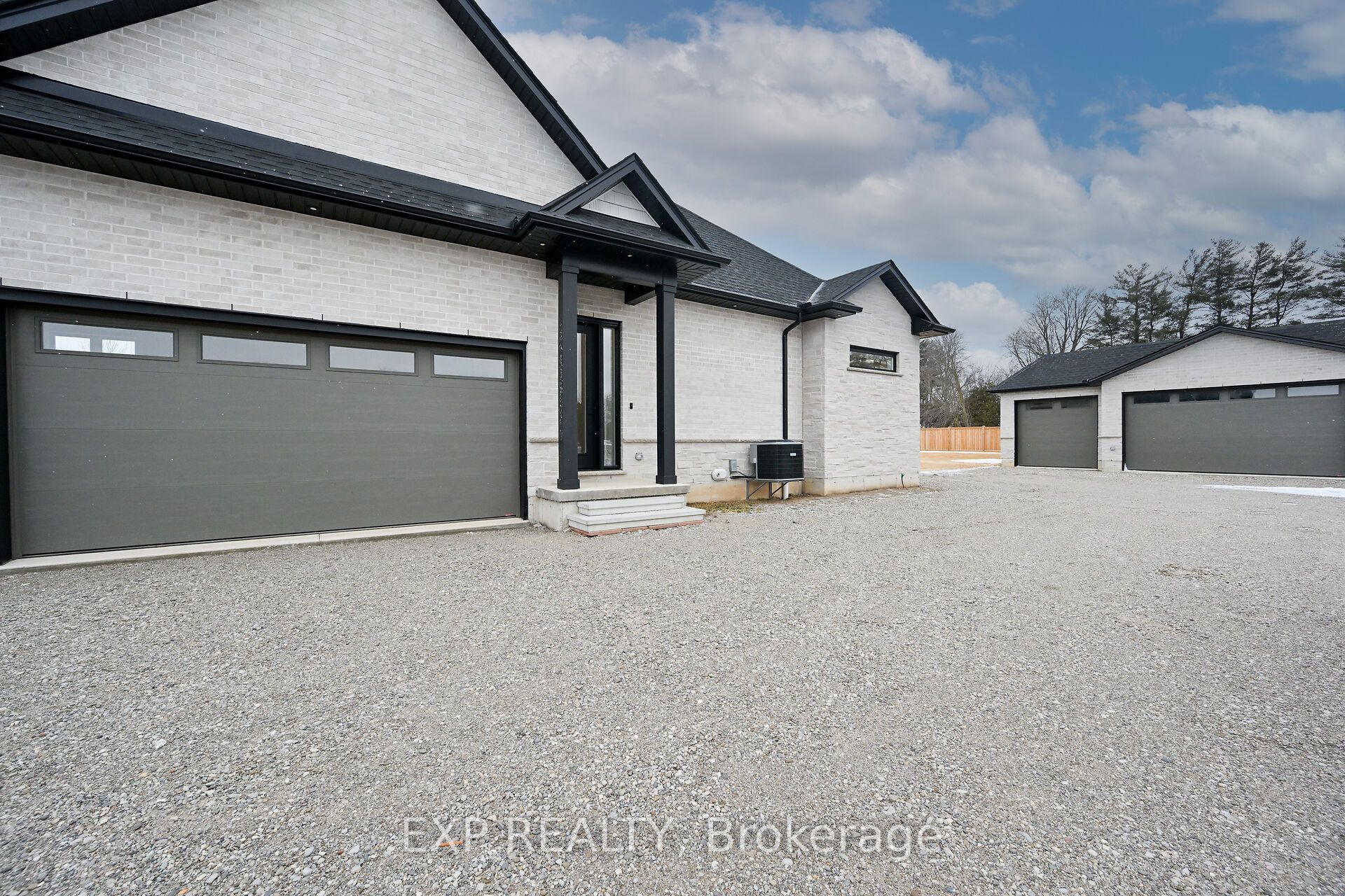 2468 Cockshutt Road S Property Photo 35