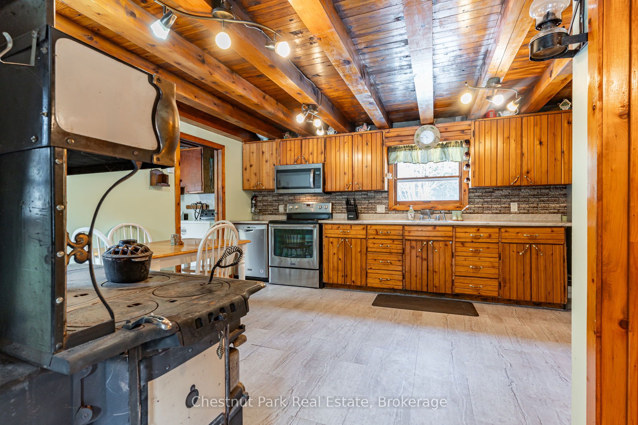 443 Centre Diagonal Road Property Photo 11