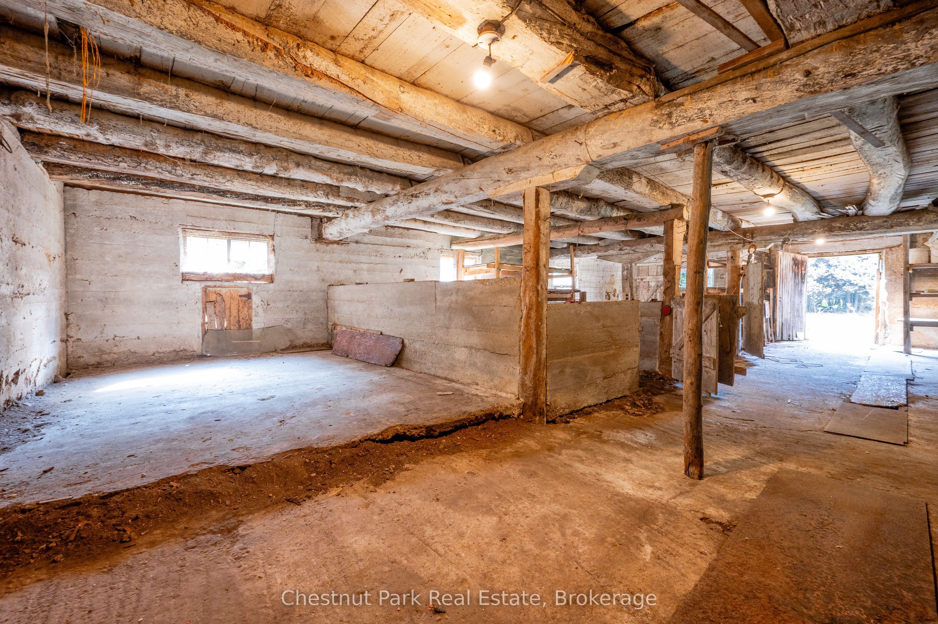 443 Centre Diagonal Road Property Photo 36