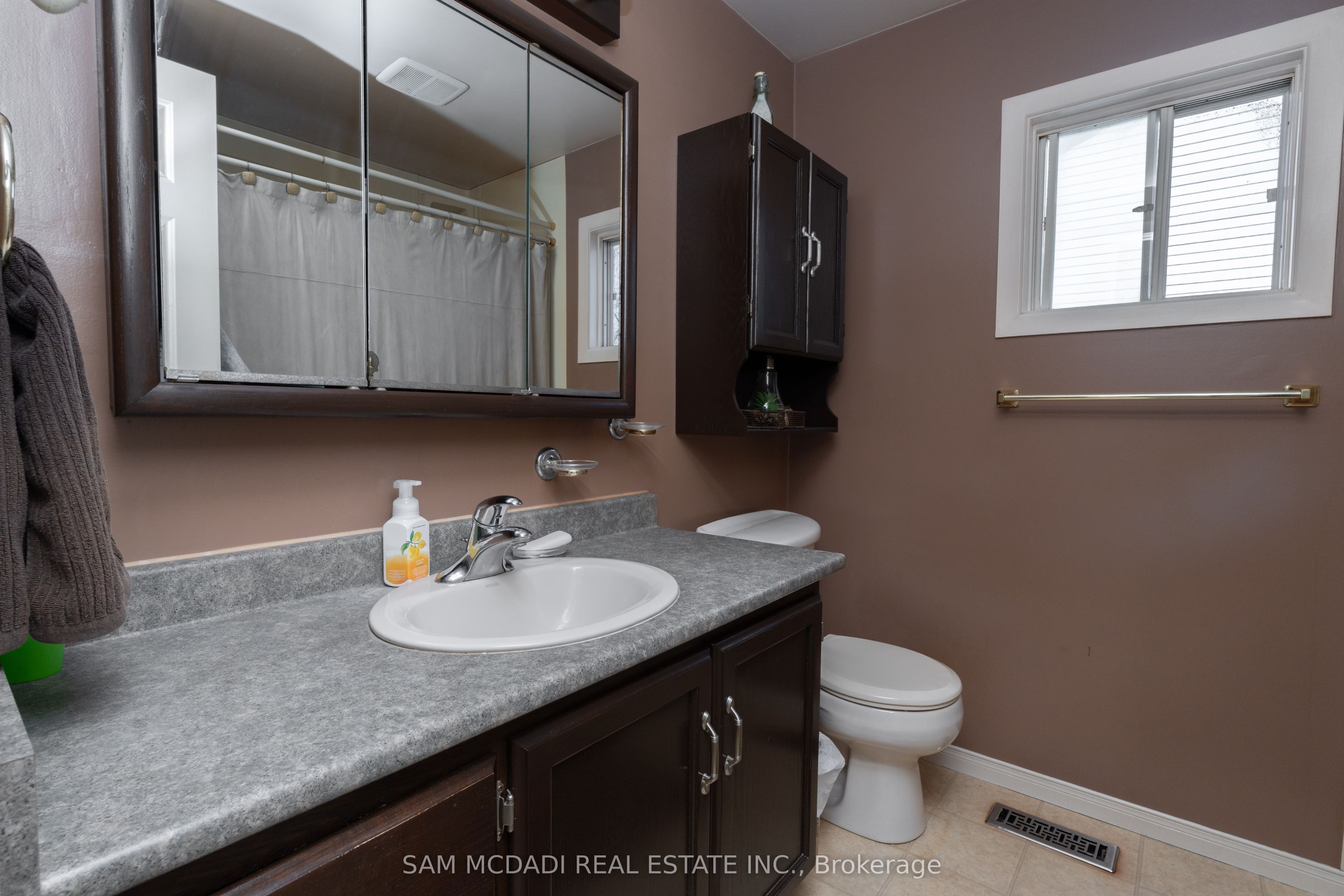 35 Parkland Crescent Property Photo 16