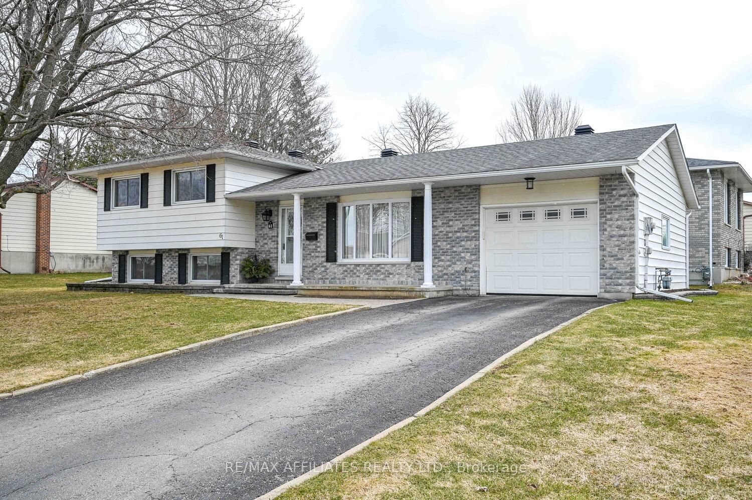 61 Colonel By Cres Property Photo