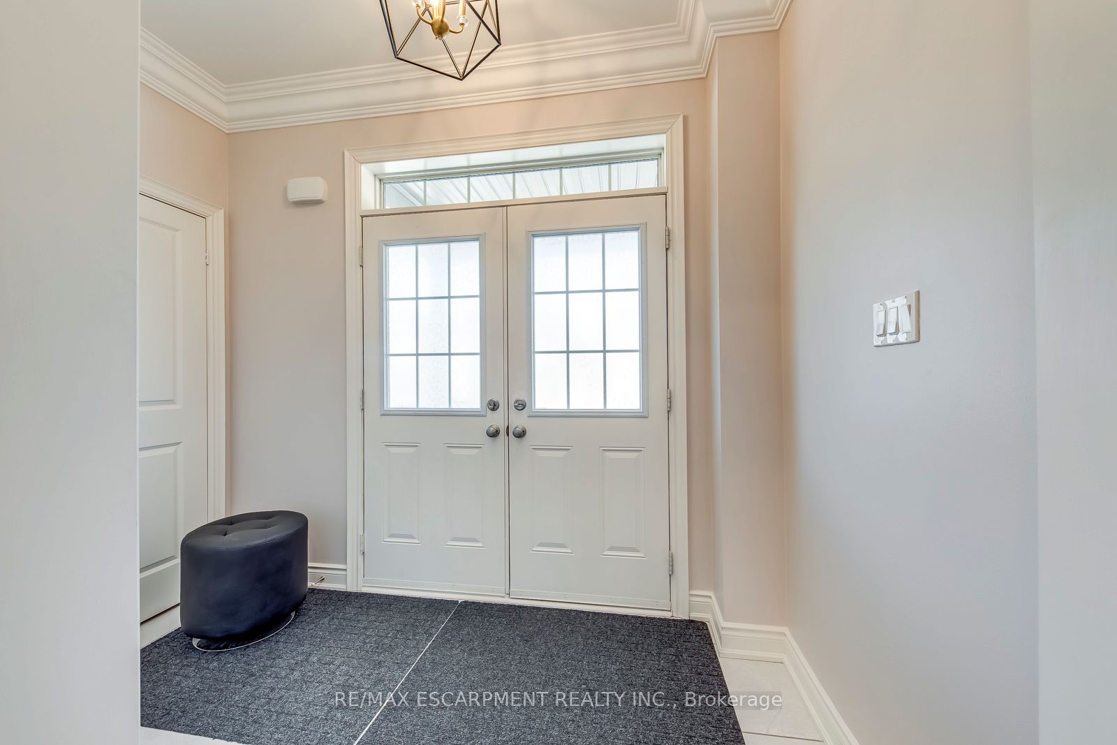258 Humphrey Street Property Photo 3