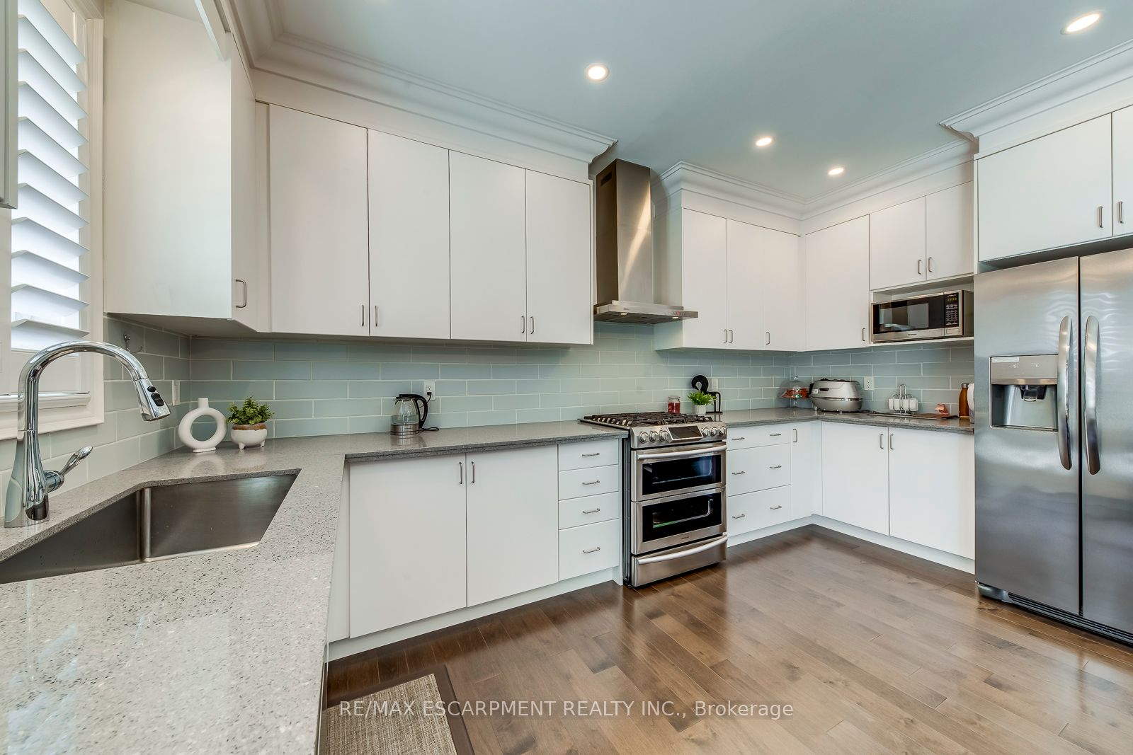 258 Humphrey Street Property Photo 10