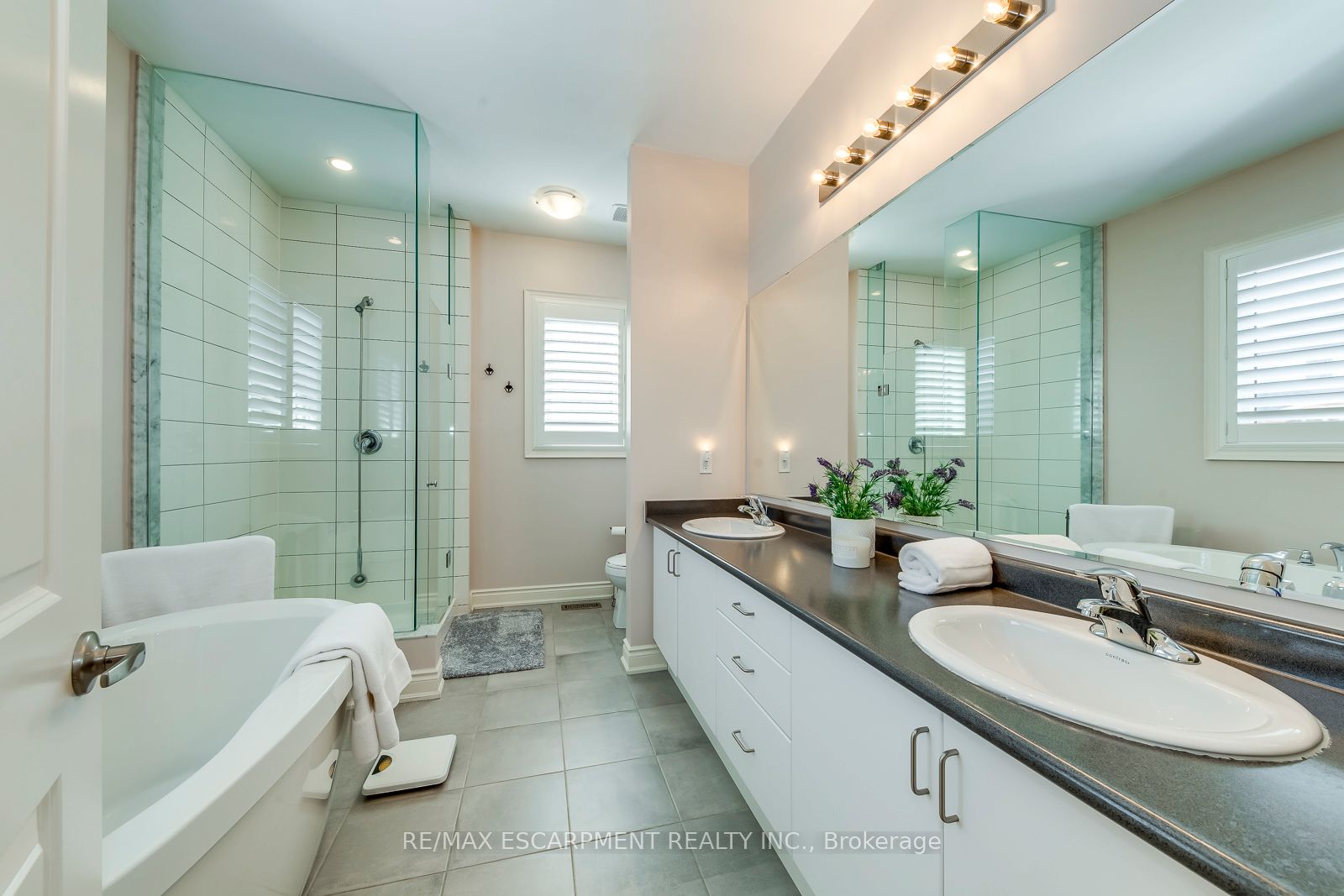 258 Humphrey Street Property Photo 22