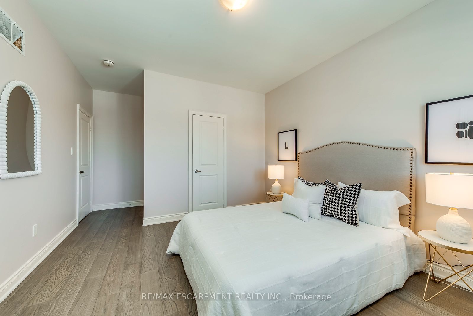 258 Humphrey Street Property Photo 33