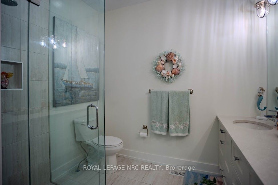 #9 - 3573 Dominion Road Property Photo 18
