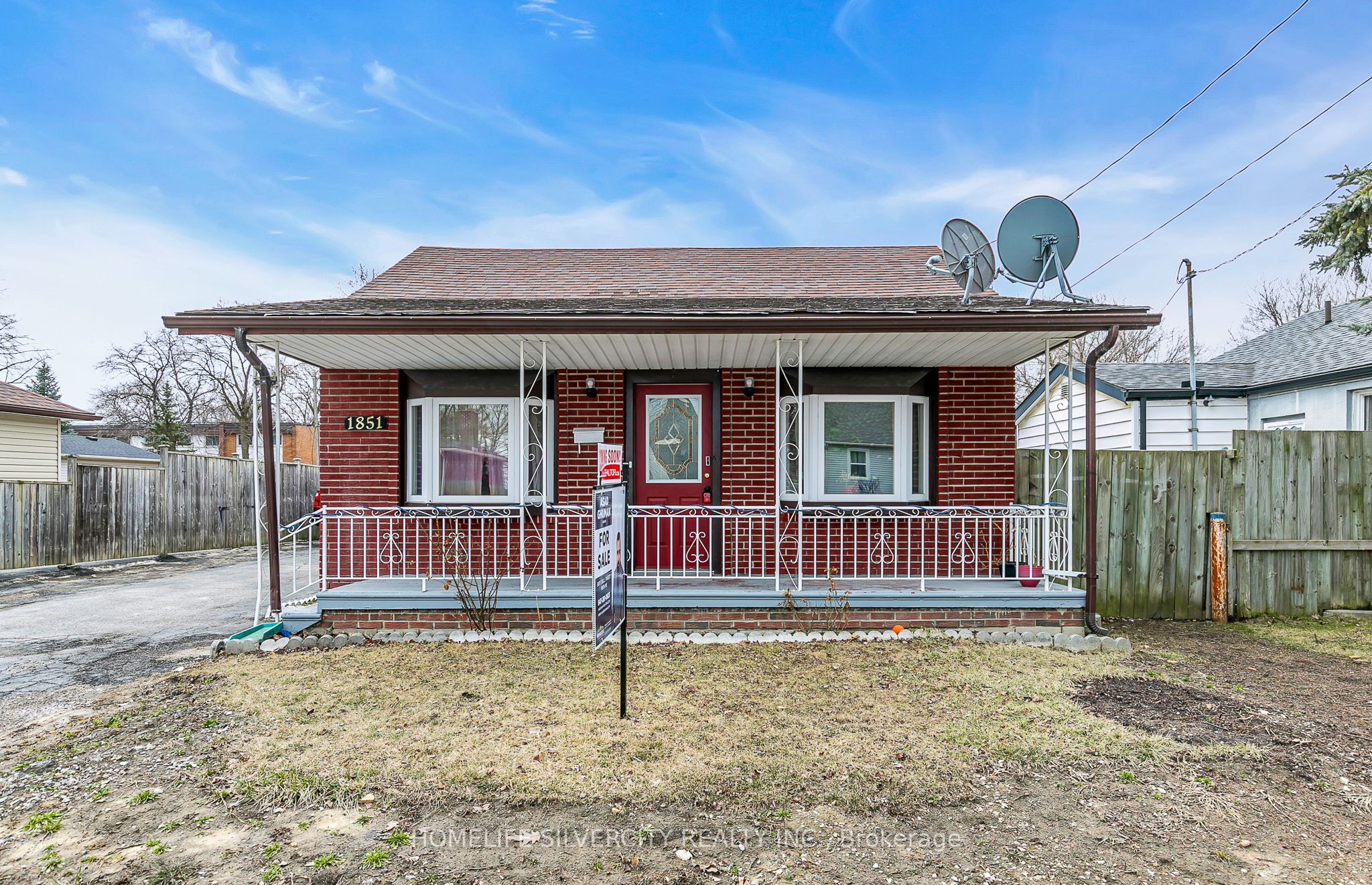 1851 Jefferson Boulevard Property Photo