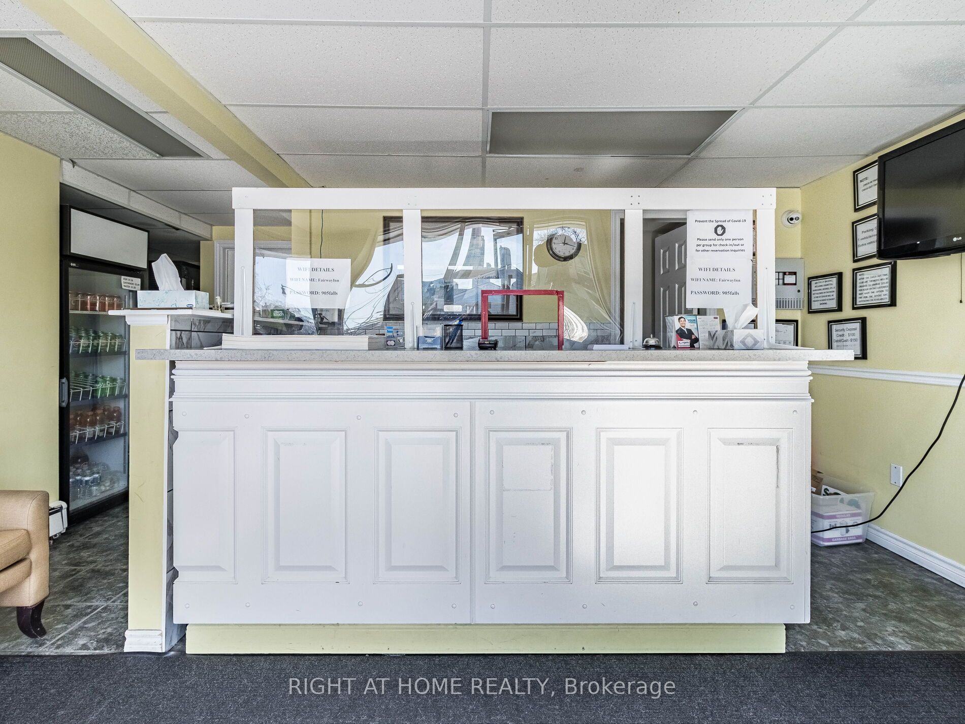 5958 Fallsview Boulevard Property Photo 8