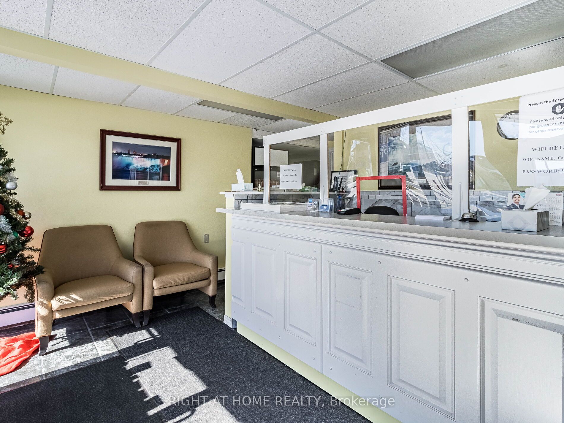 5958 Fallsview Boulevard Property Photo 9
